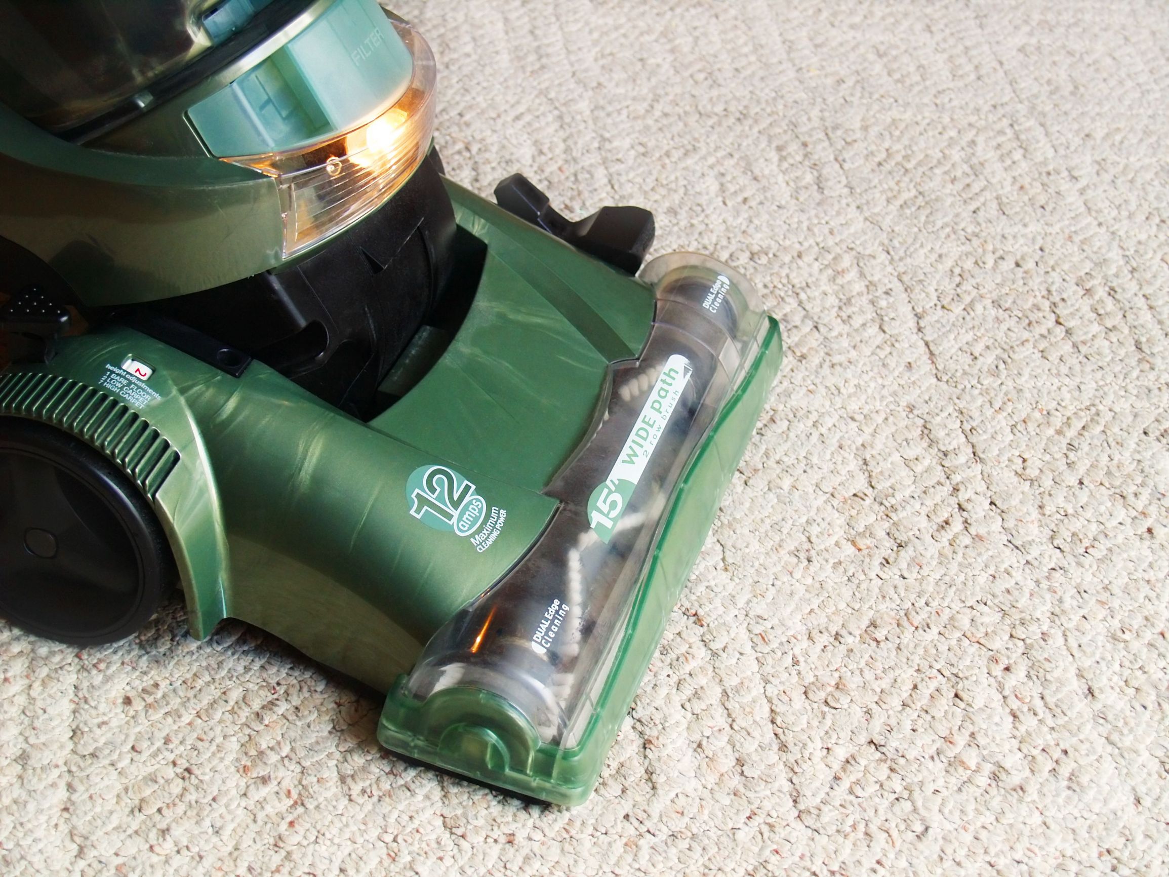 Why Hiring Carpet Cleaners for Eden Prairie Business Is a Great Idea